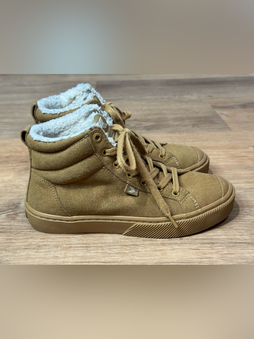 Cariuma Oca High Sneakers All Camel Suede Lifestyle Shoes Size 7